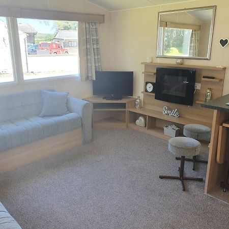 Вилла Blackmoor Farm - Caravan 3 Ludchurch Экстерьер фото